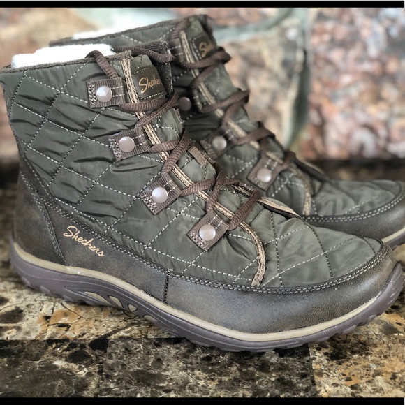 NEW Skechers Women's Relaxed Fit boots - Picture 7 of 12